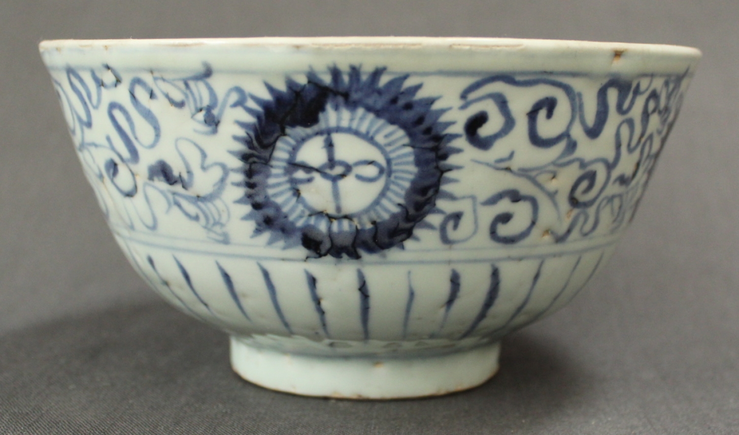 A Chinese Transitional Period bowl